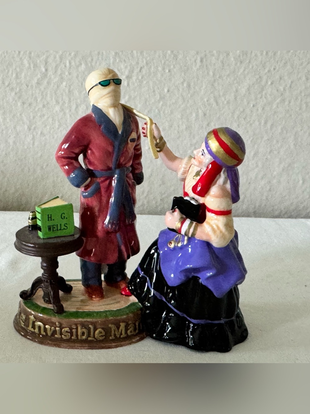 Department 56 Halloween Series - ‘MADAME ZELDA AT WORK’ HG Wells Invisible Man